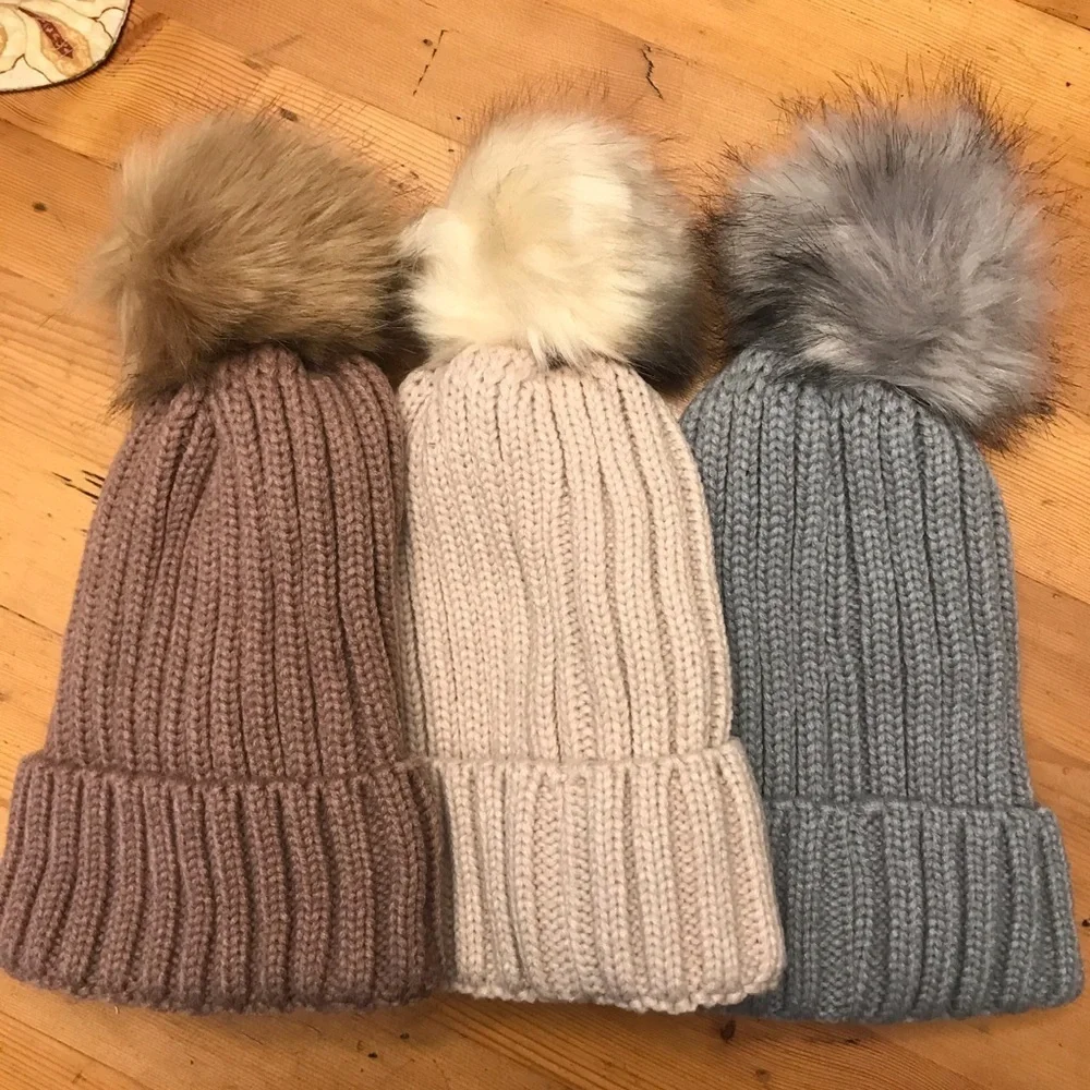 ⛄️Single Fur Ball Beanie Hat